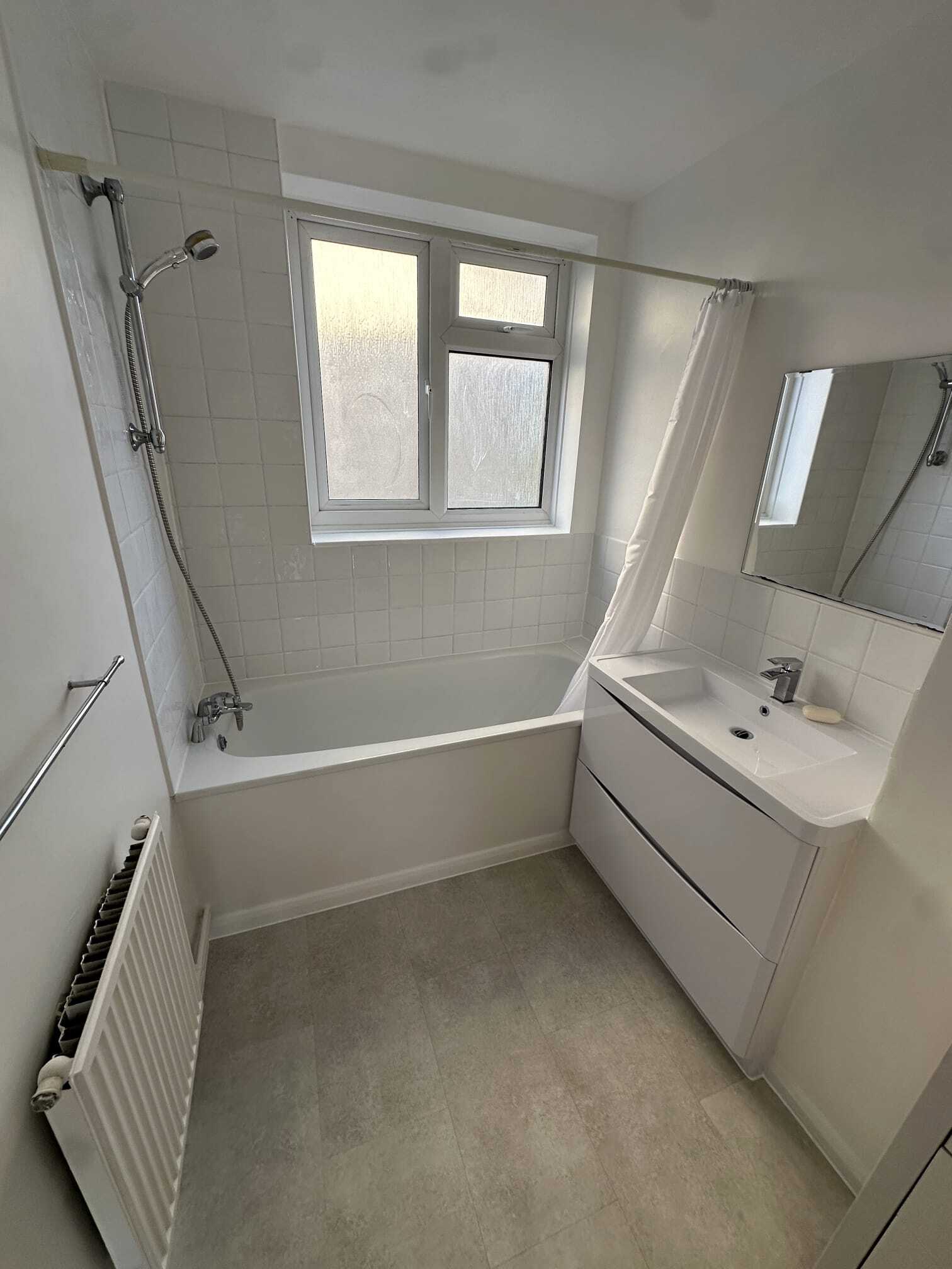 Flat Minford Gardens in Greater London