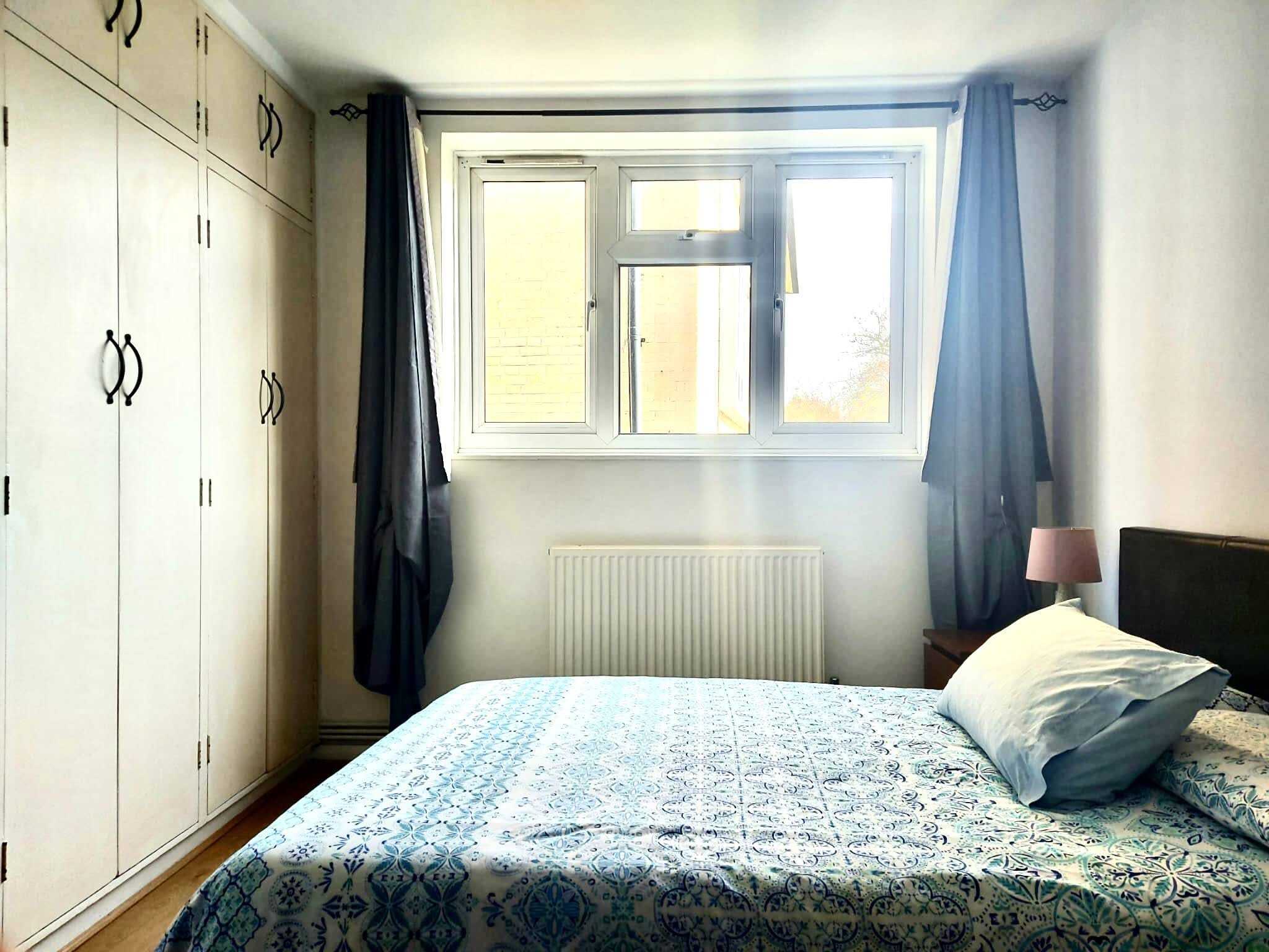 Flat Minford Gardens in Greater London