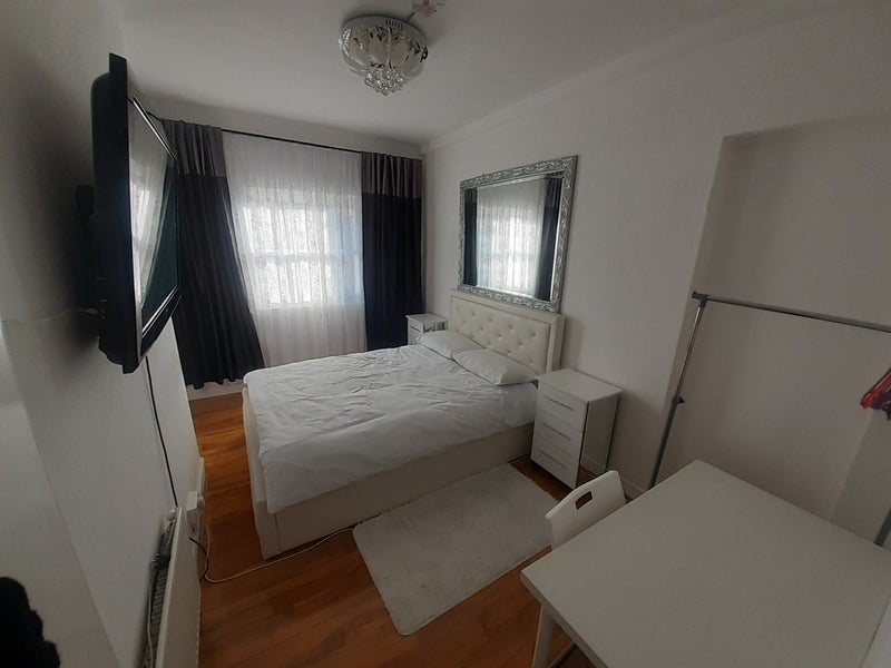 Room Kemble Street in City of Westminster