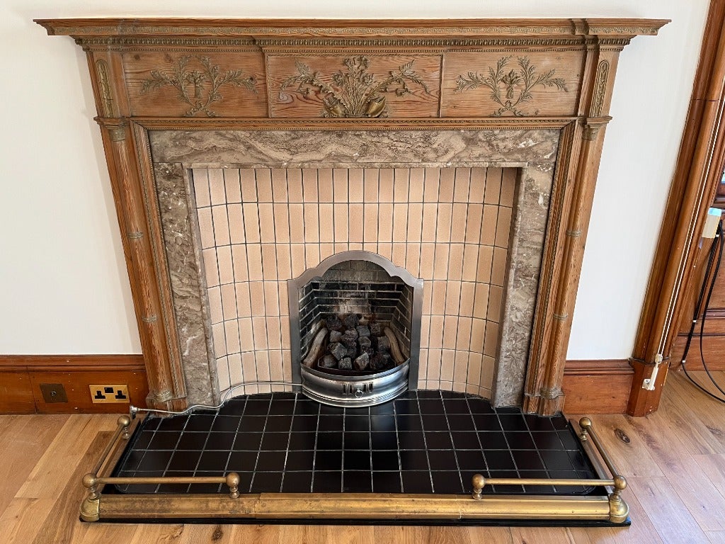 Flat Cobden Crescent in City of Edinburgh