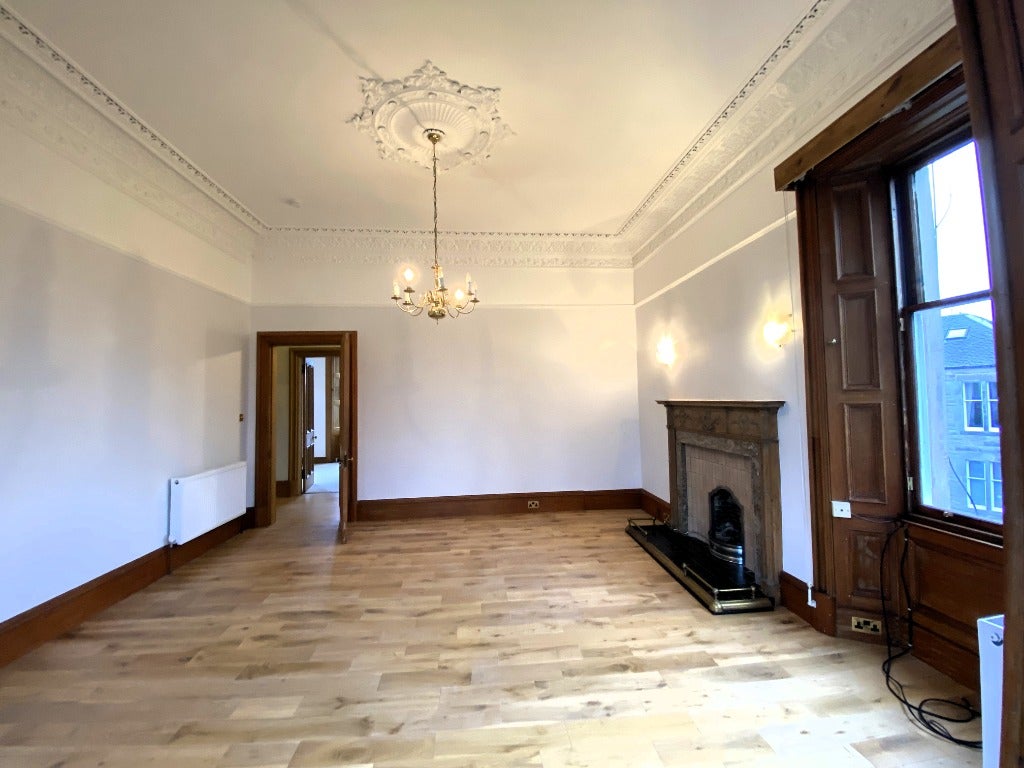 Flat Cobden Crescent in City of Edinburgh