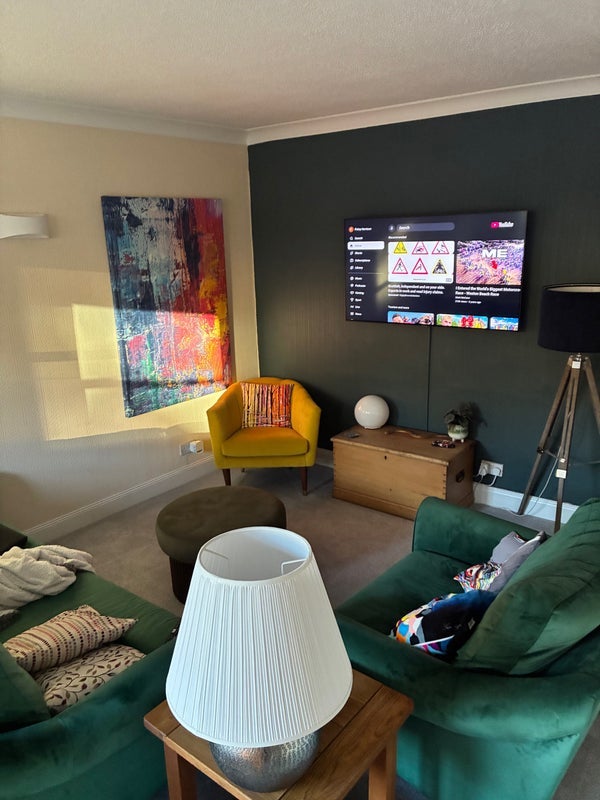 Room Kensington Road in Glasgow