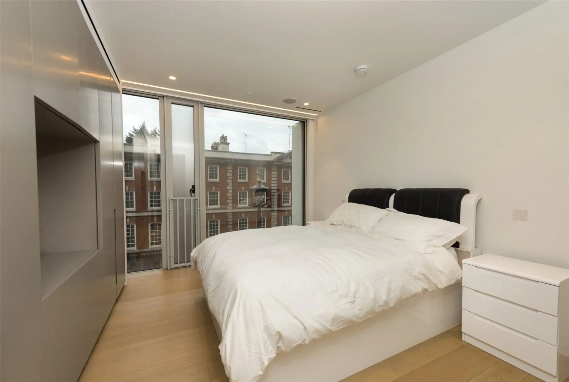 Flat Wilfred Street in City of Westminster