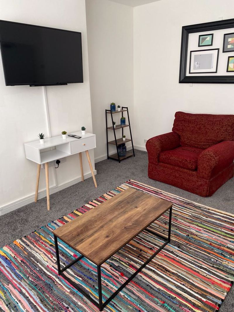 Room Junction Close in Bolton