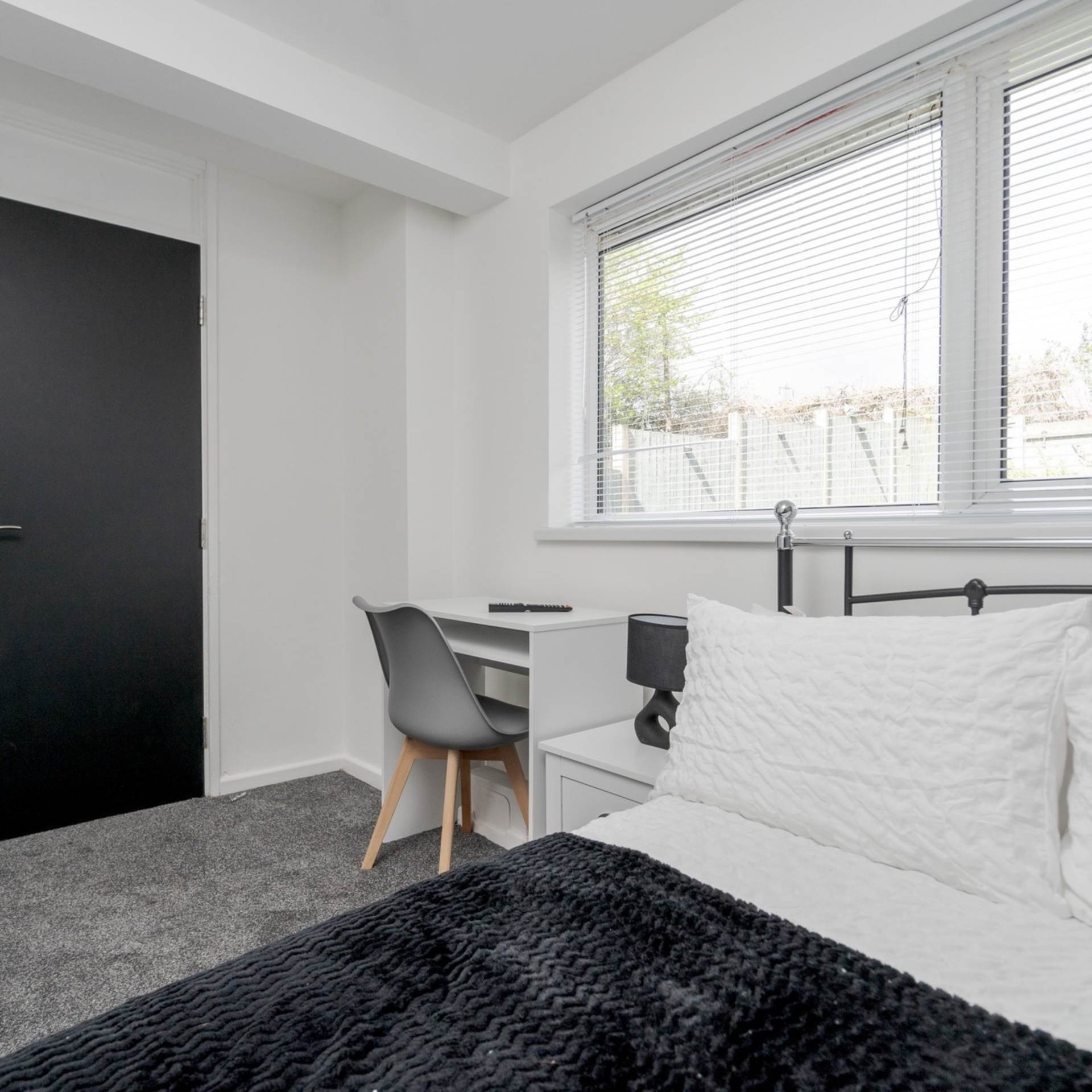 Flat Crompton Way in Bolton