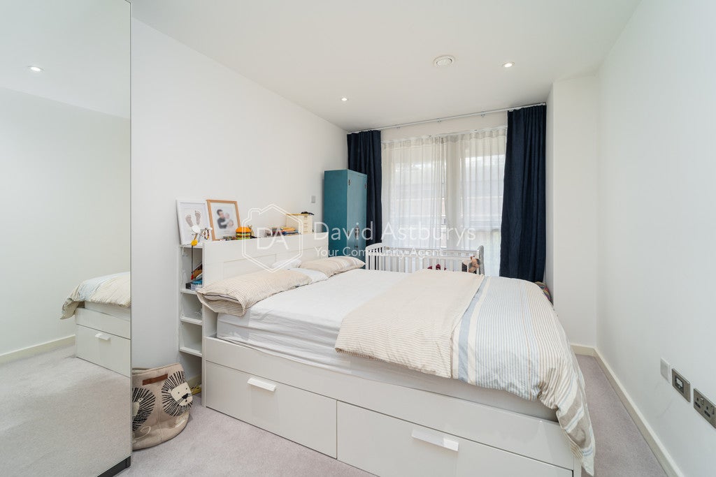 Flat Goswell Road in London
