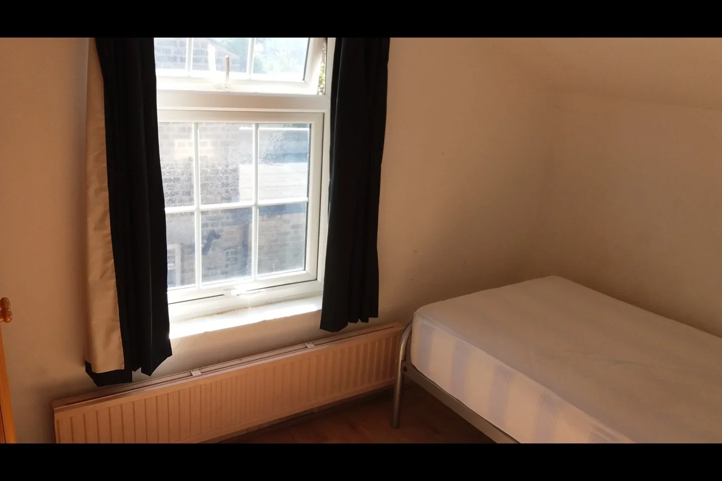 Room Crewe Place in Greater London