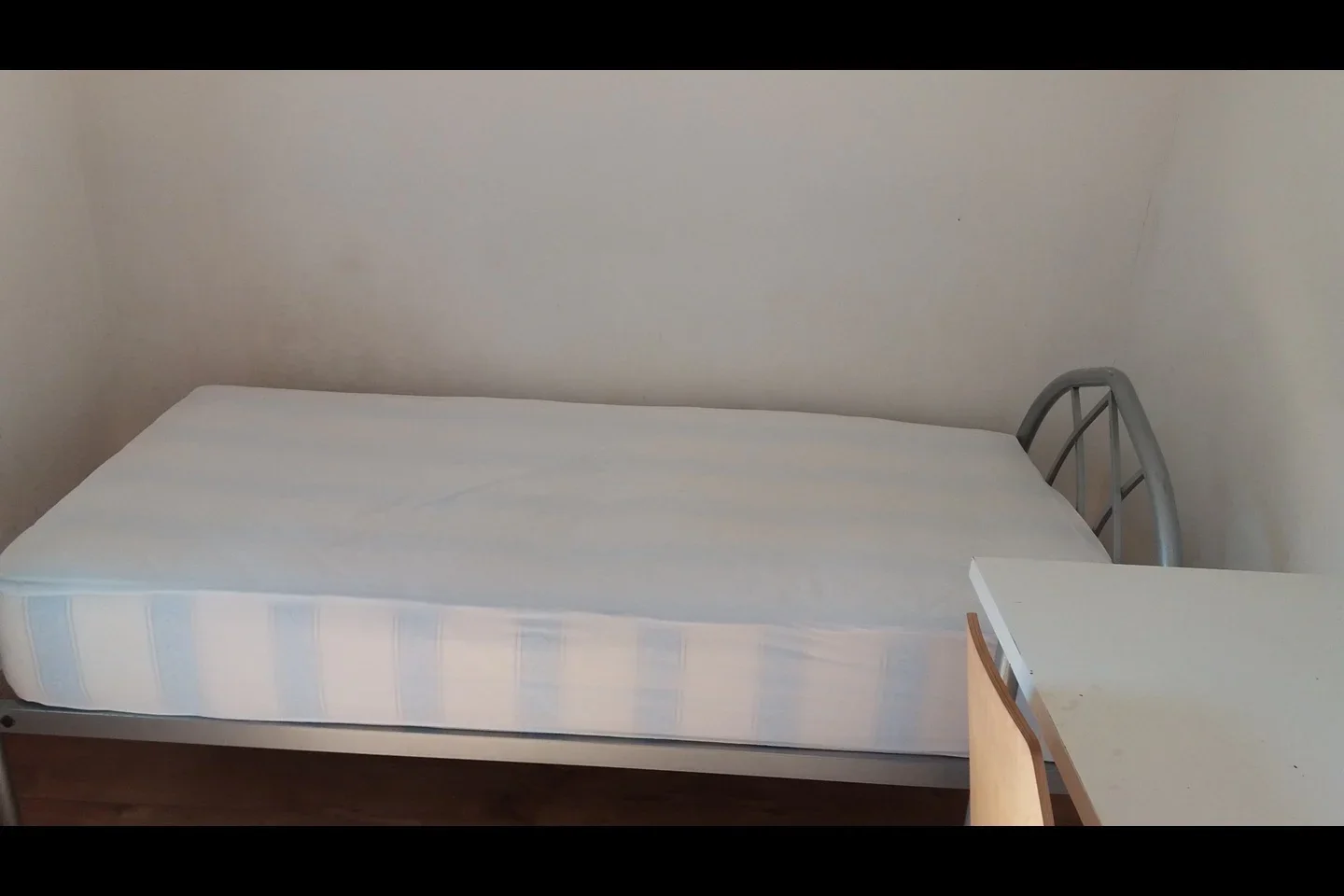 Room Crewe Place in Greater London