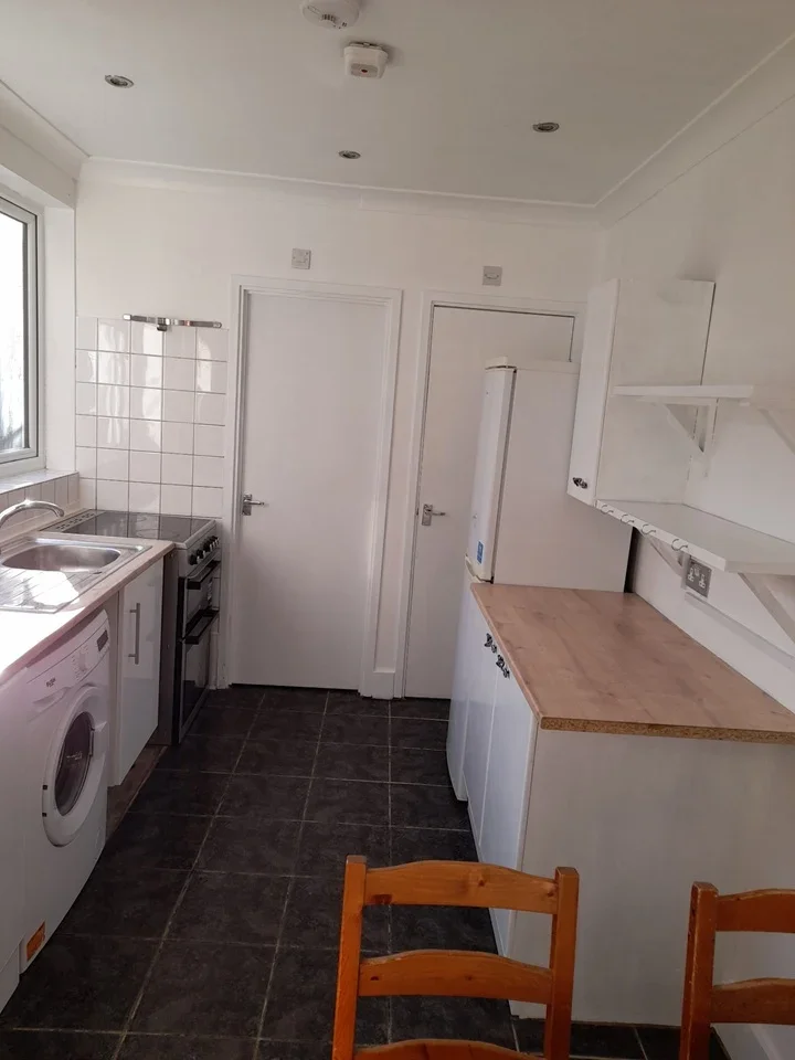 Room Crewe Place in Greater London