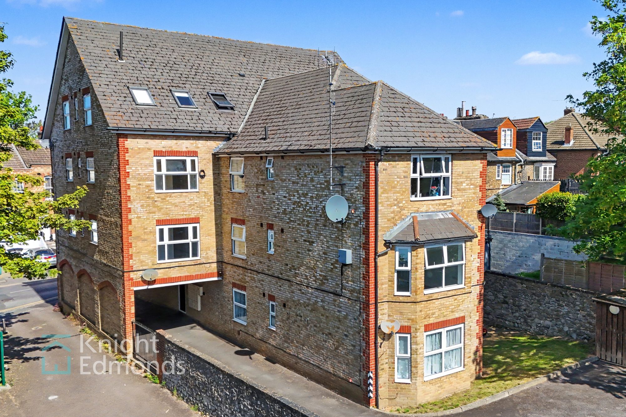 Flat Quarry Square in Maidstone
