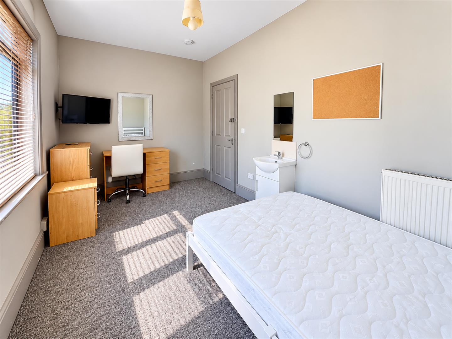 Room Lewes Road in Brighton