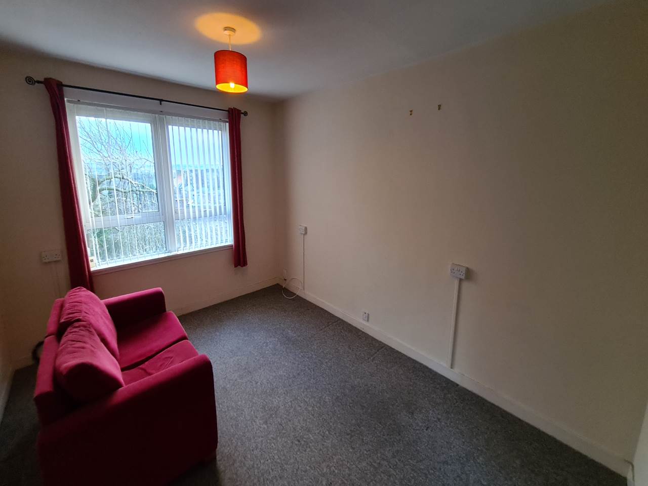 Flat Pentland Avenue in Dundee