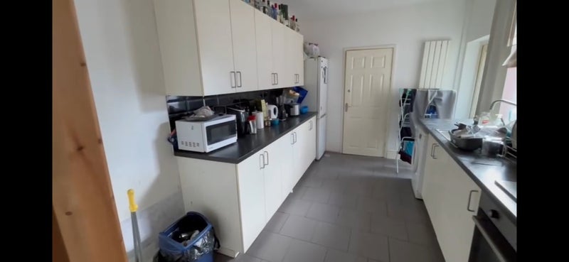 Room Hugh Road in Coventry