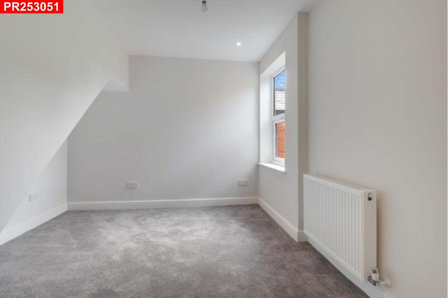 Flat Chertsey Road in Surrey Heath
