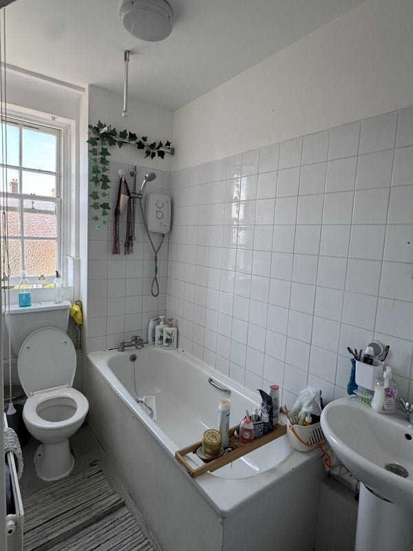 Room Hammersmith Bridge Road in Greater London
