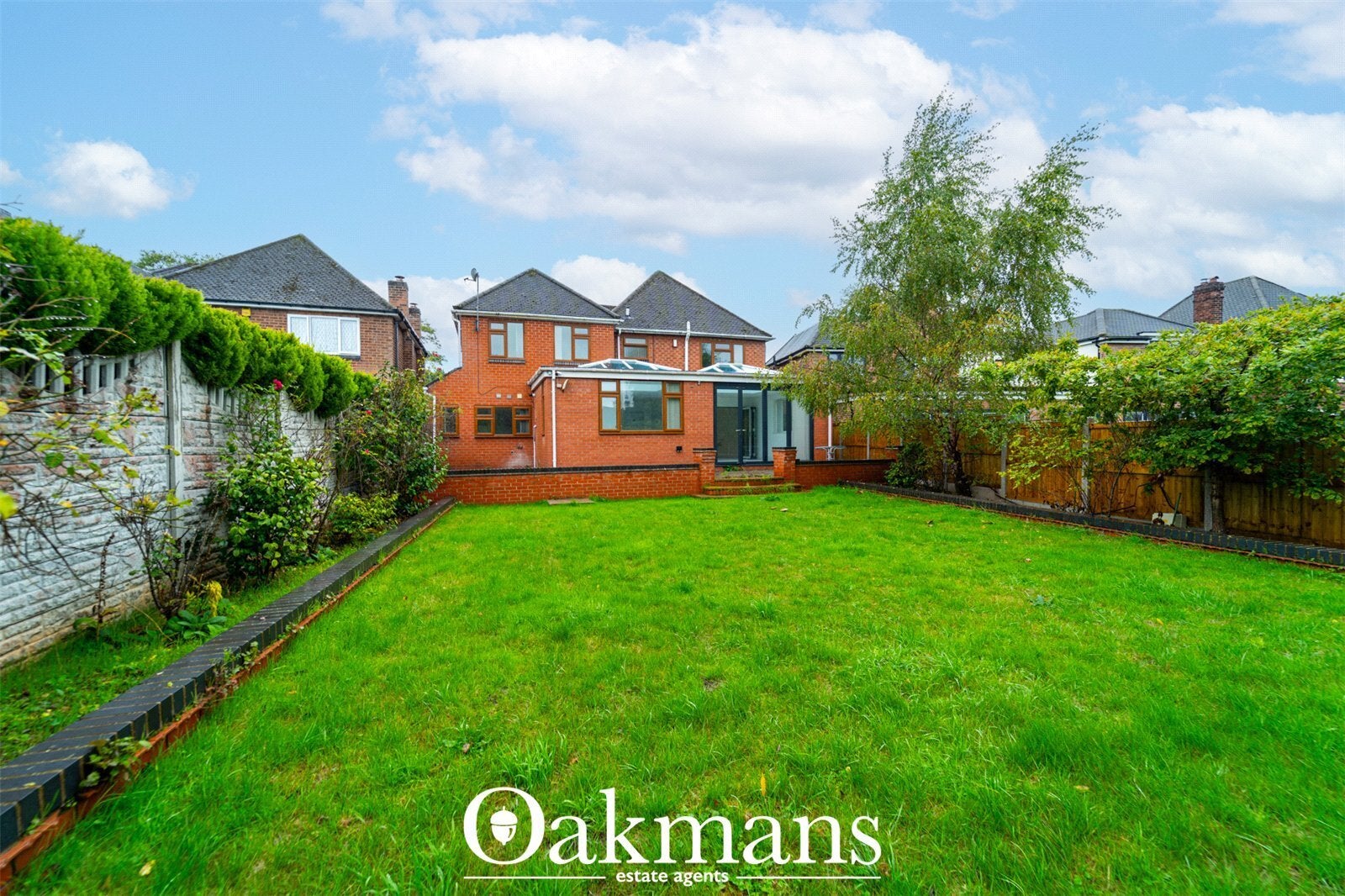House Yew Tree Lane in Metropolitan Borough of Solihull