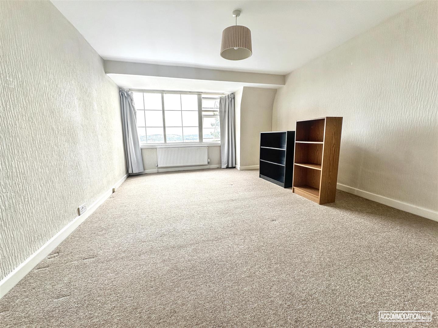 Flat Royal York Crescent in Bristol
