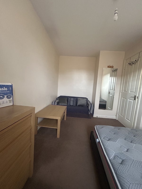 Room Greenhaven Drive in Greater London