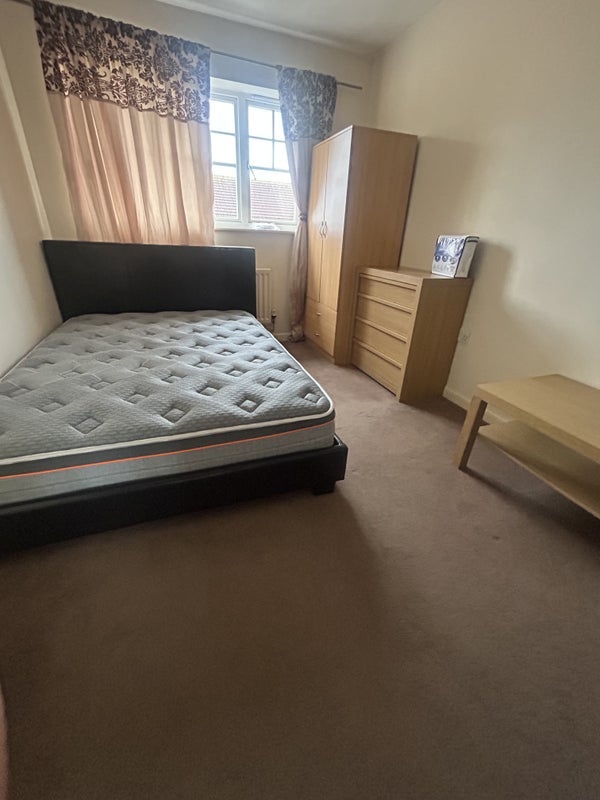 Room Greenhaven Drive in Greater London