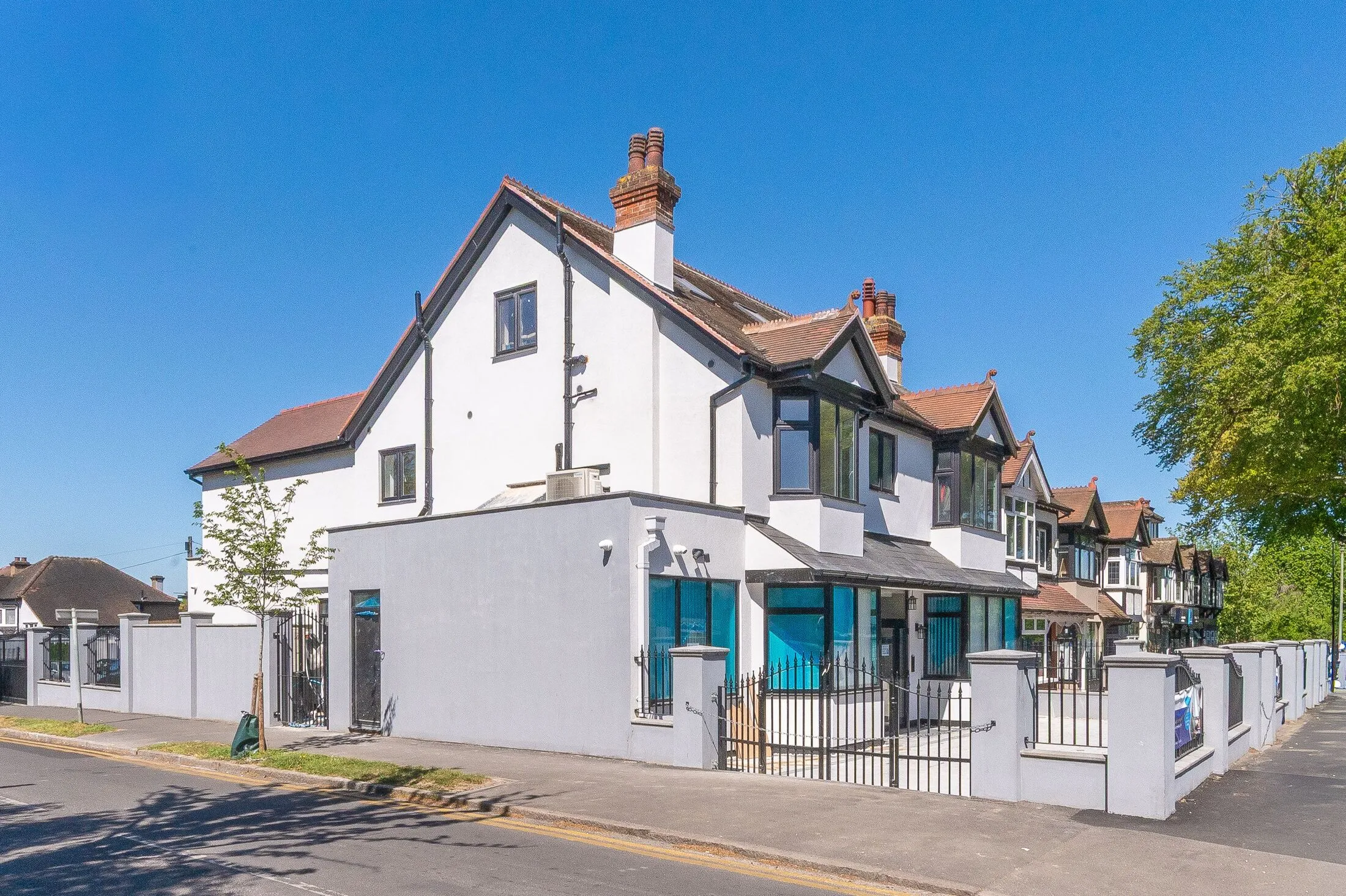 Flat Waverley Way in Greater London