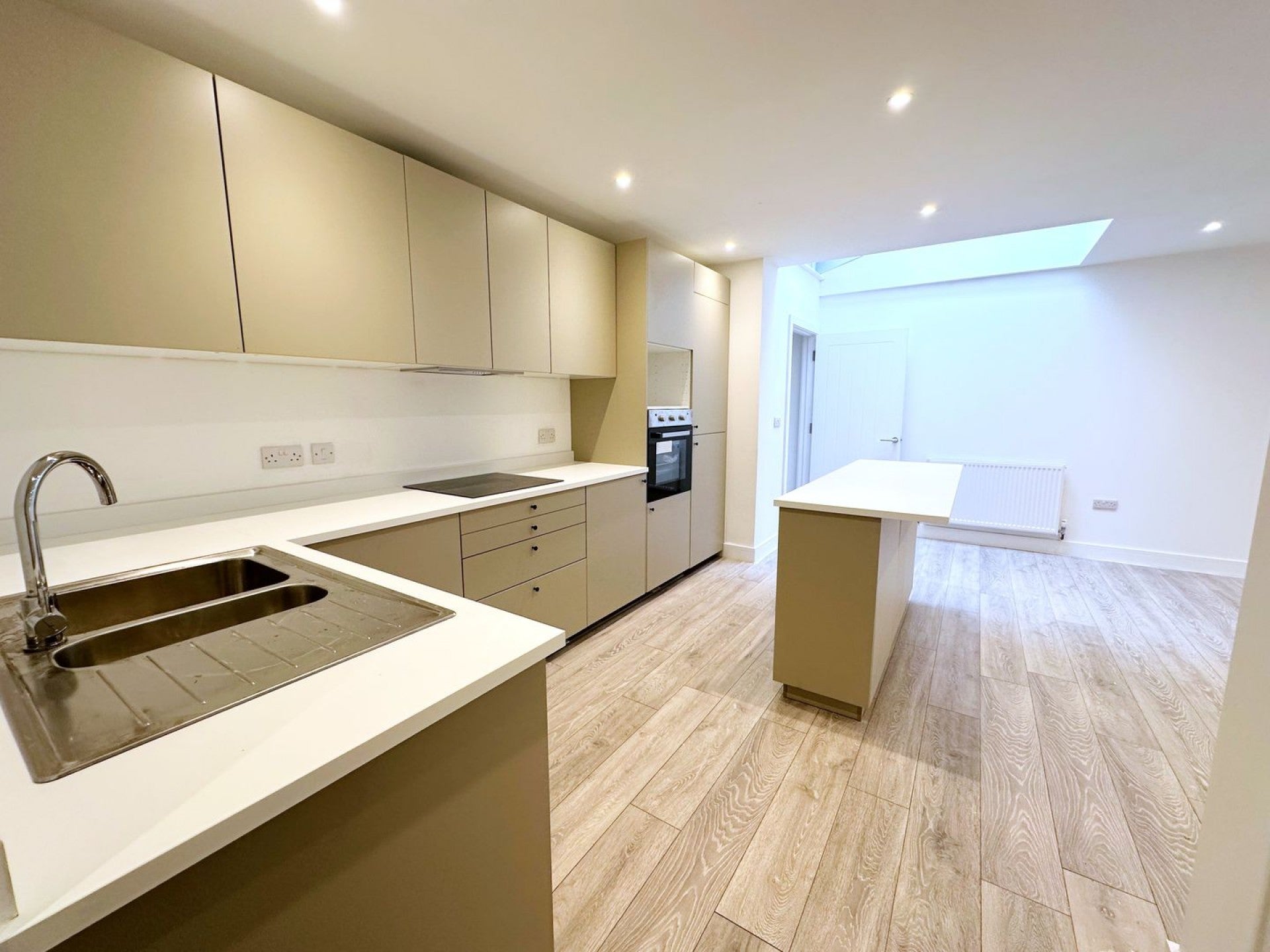 Flat Chandler Road in Rother