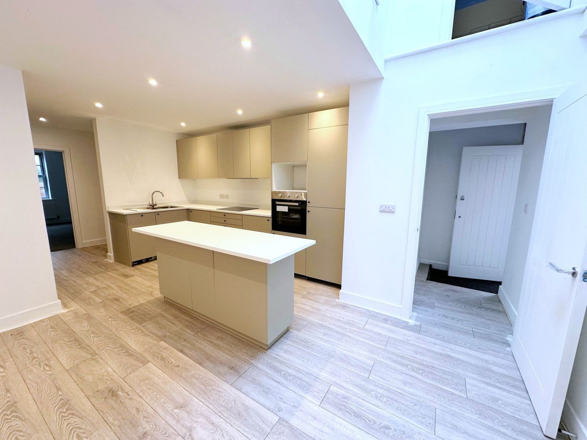 Flat Chandler Road in Rother