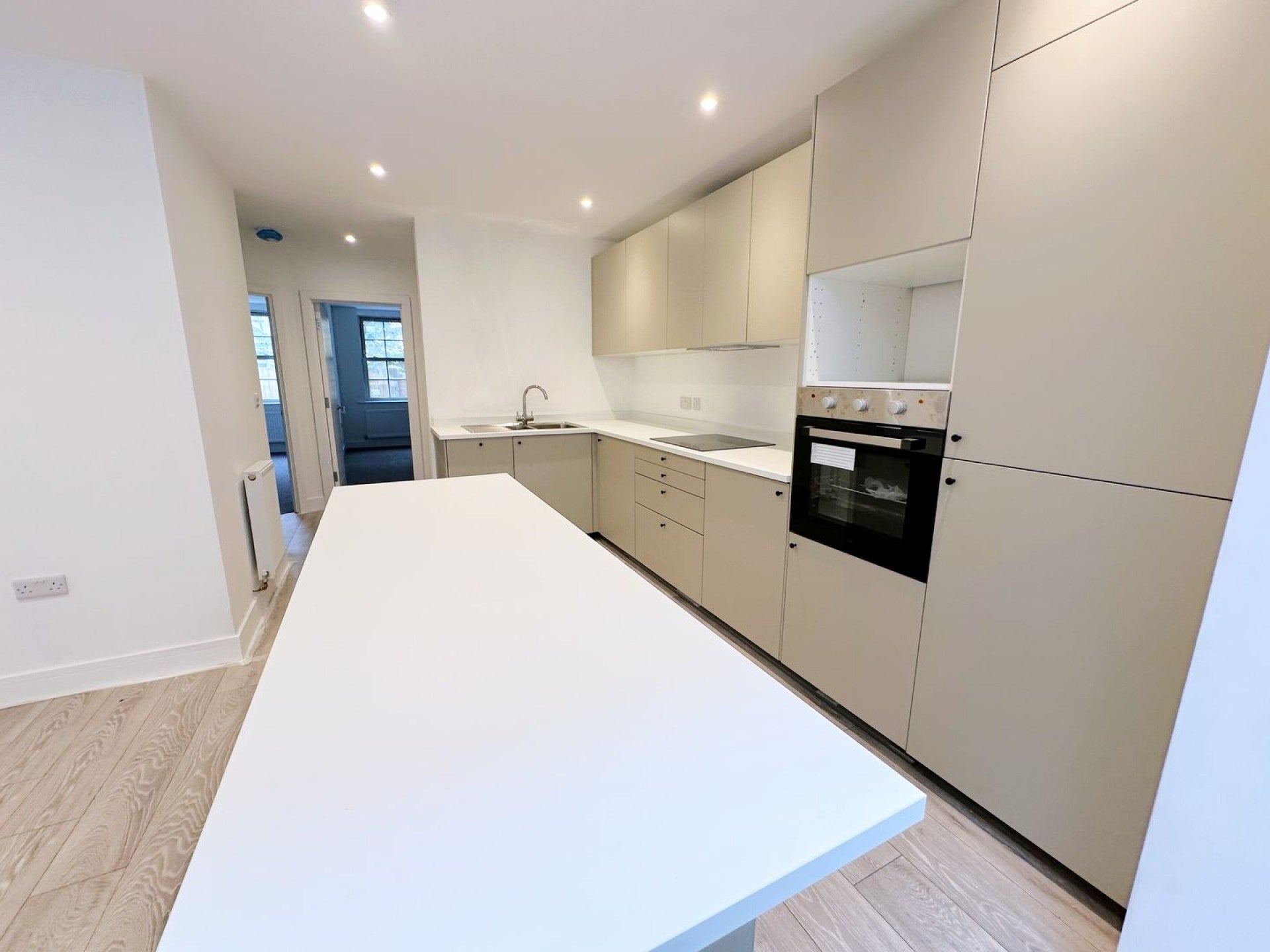 Flat Chandler Road in Rother