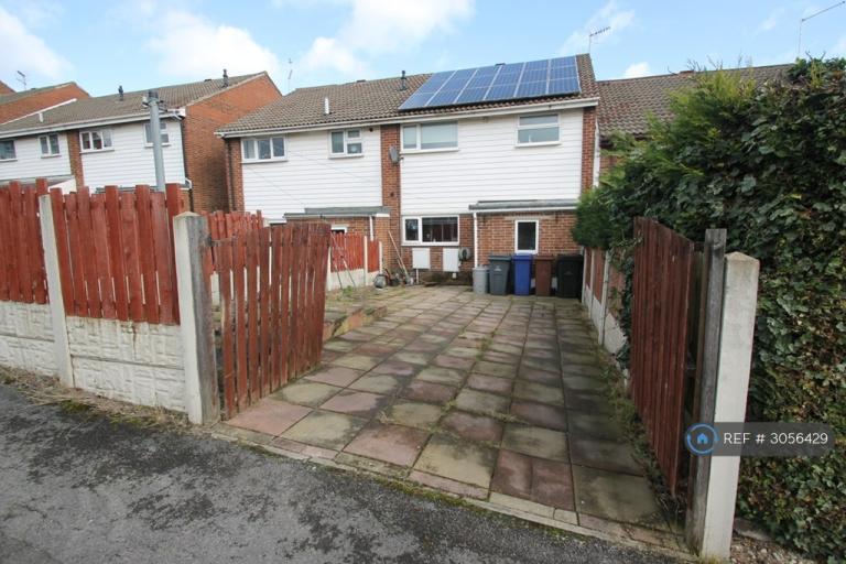 House Glenville Close in Hoyland
