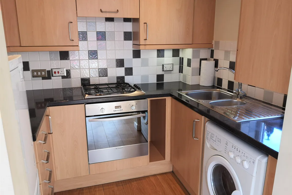 Flat Pinegrove Road in Southampton