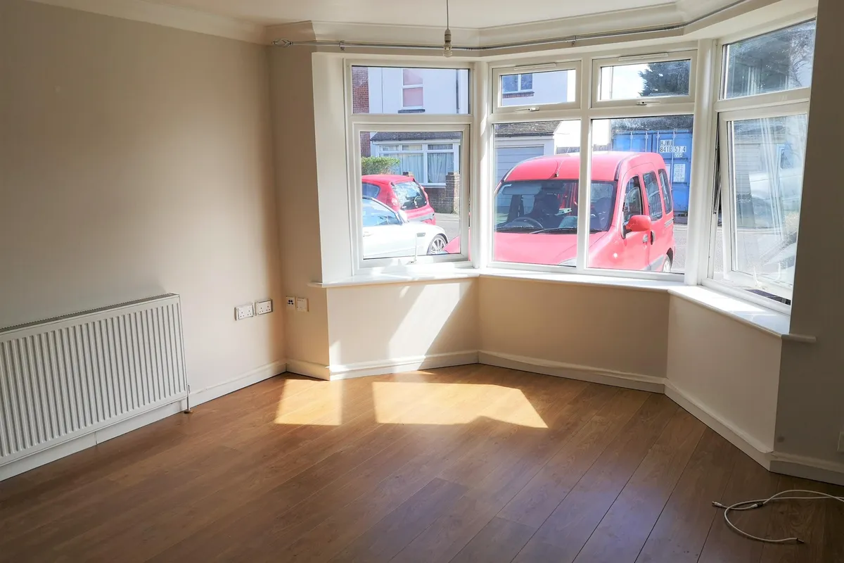 Flat Pinegrove Road in Southampton