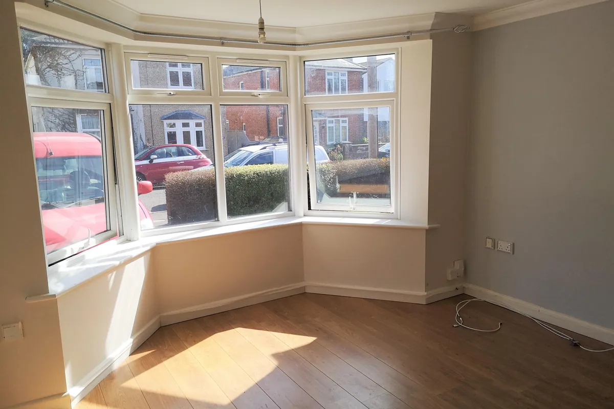 Flat Pinegrove Road in Southampton