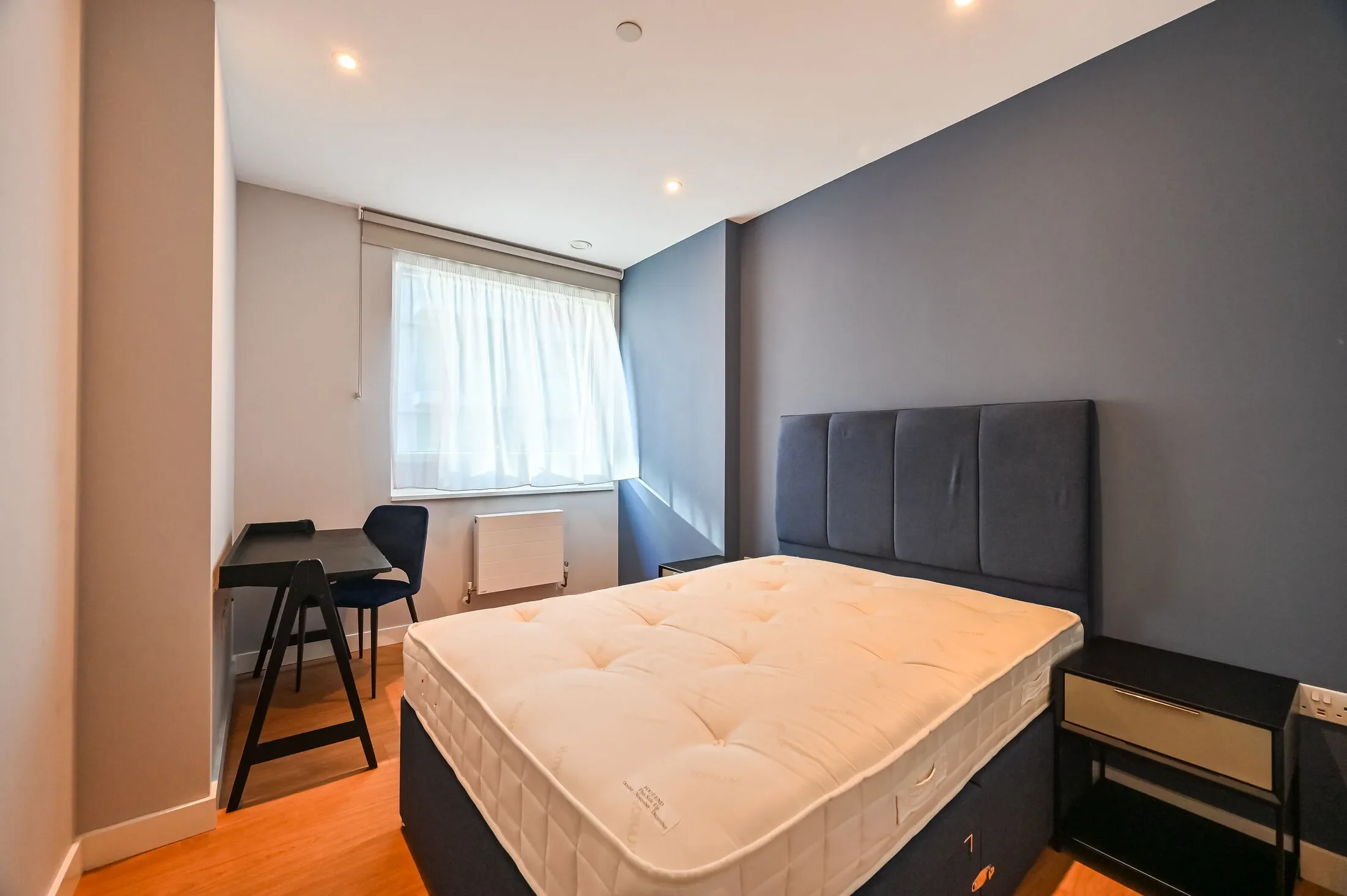 Flat Portlands Court in Greater London