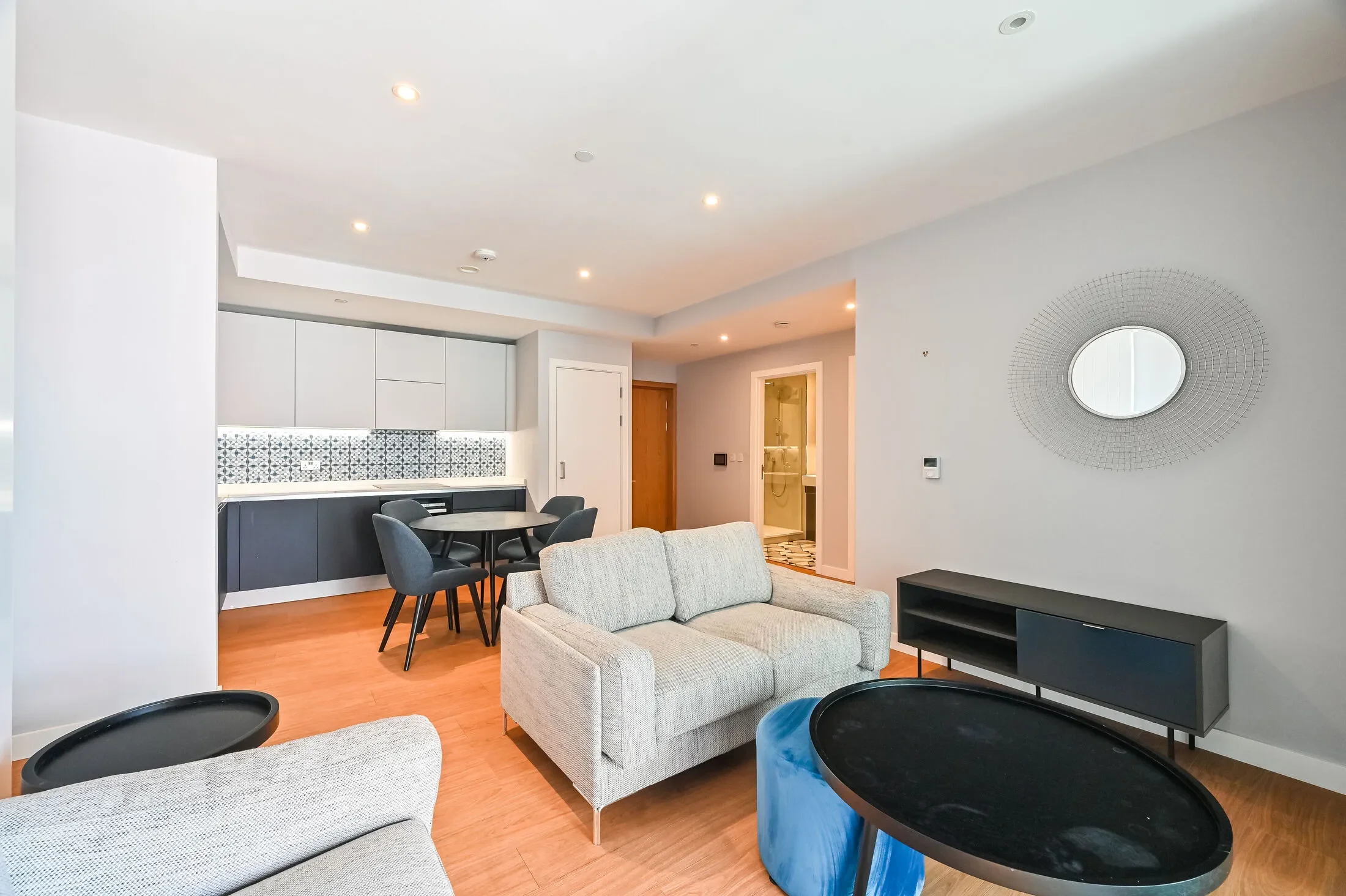Flat Portlands Court in Greater London