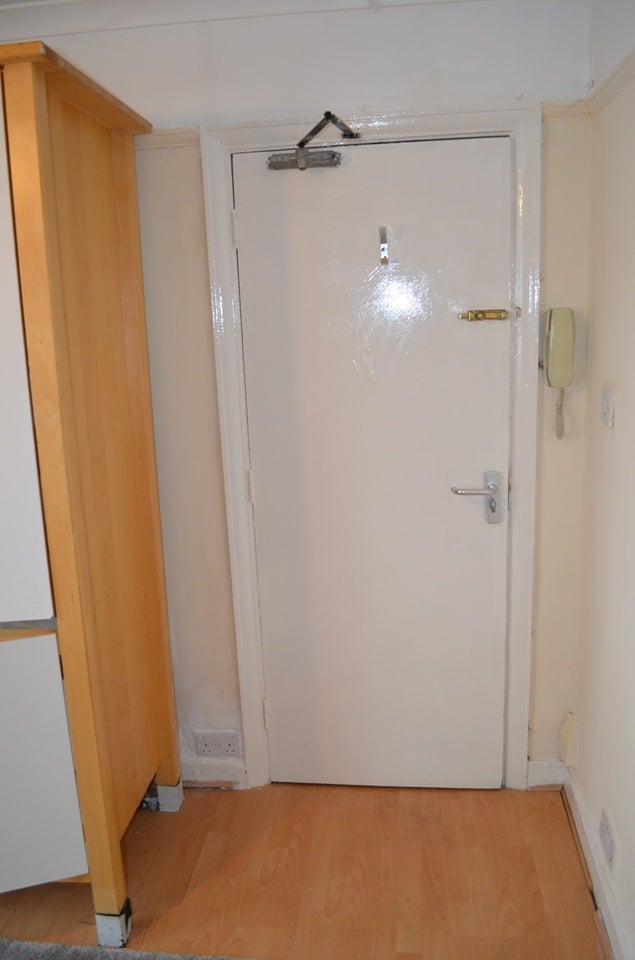 Flat Blandford Road in Greater London