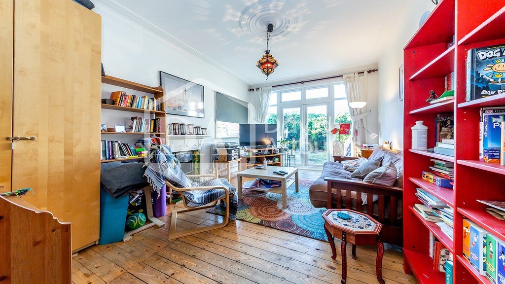 House Tetherdown in Greater London