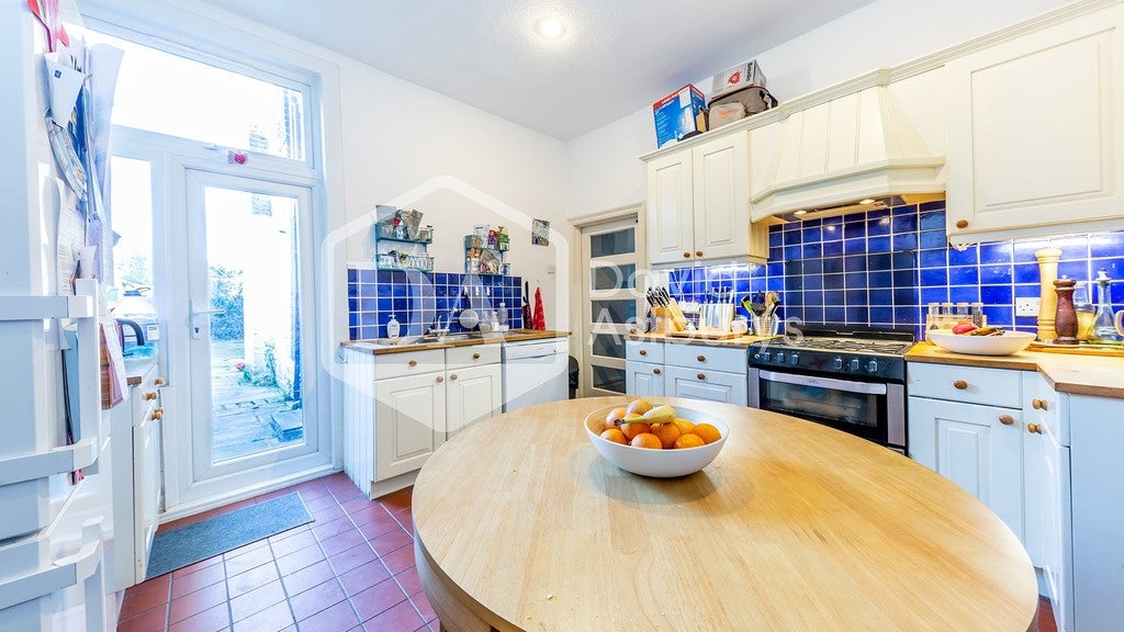 House Tetherdown in Greater London