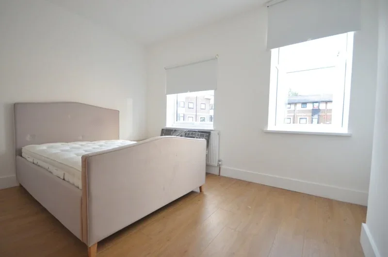 House Barnfield Place in Greater London