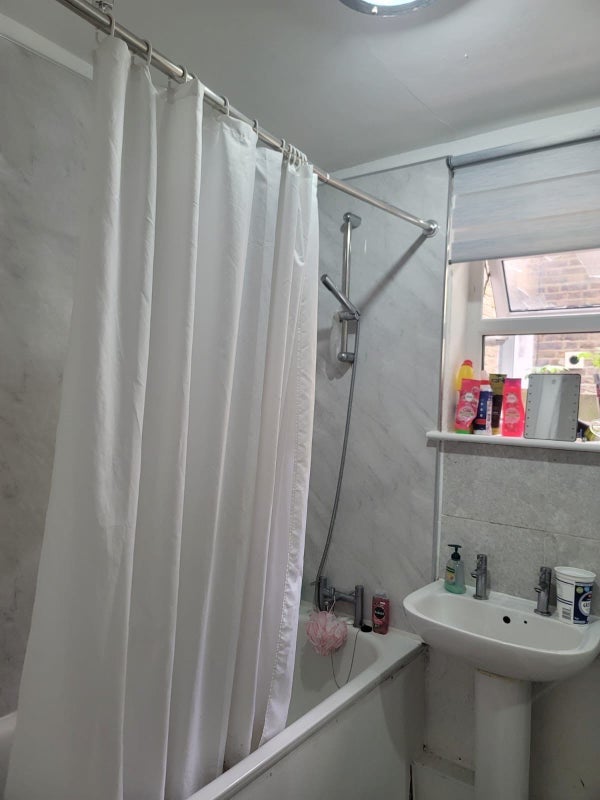 Room Derby Road in Greater London