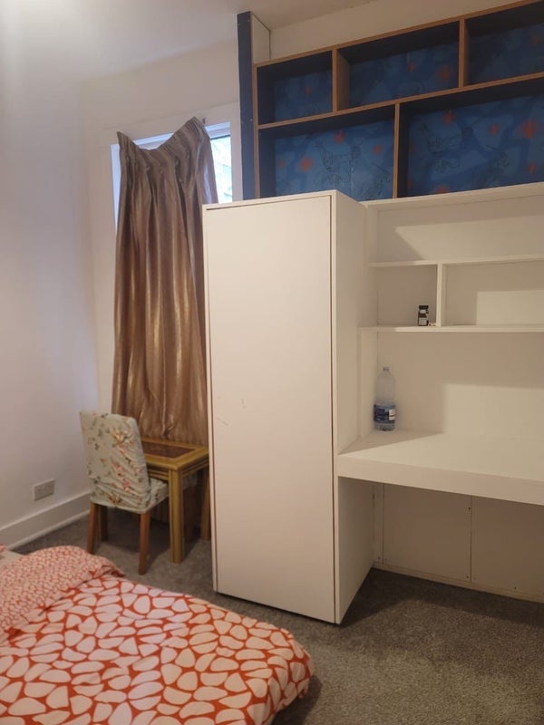 Room Derby Road in Greater London
