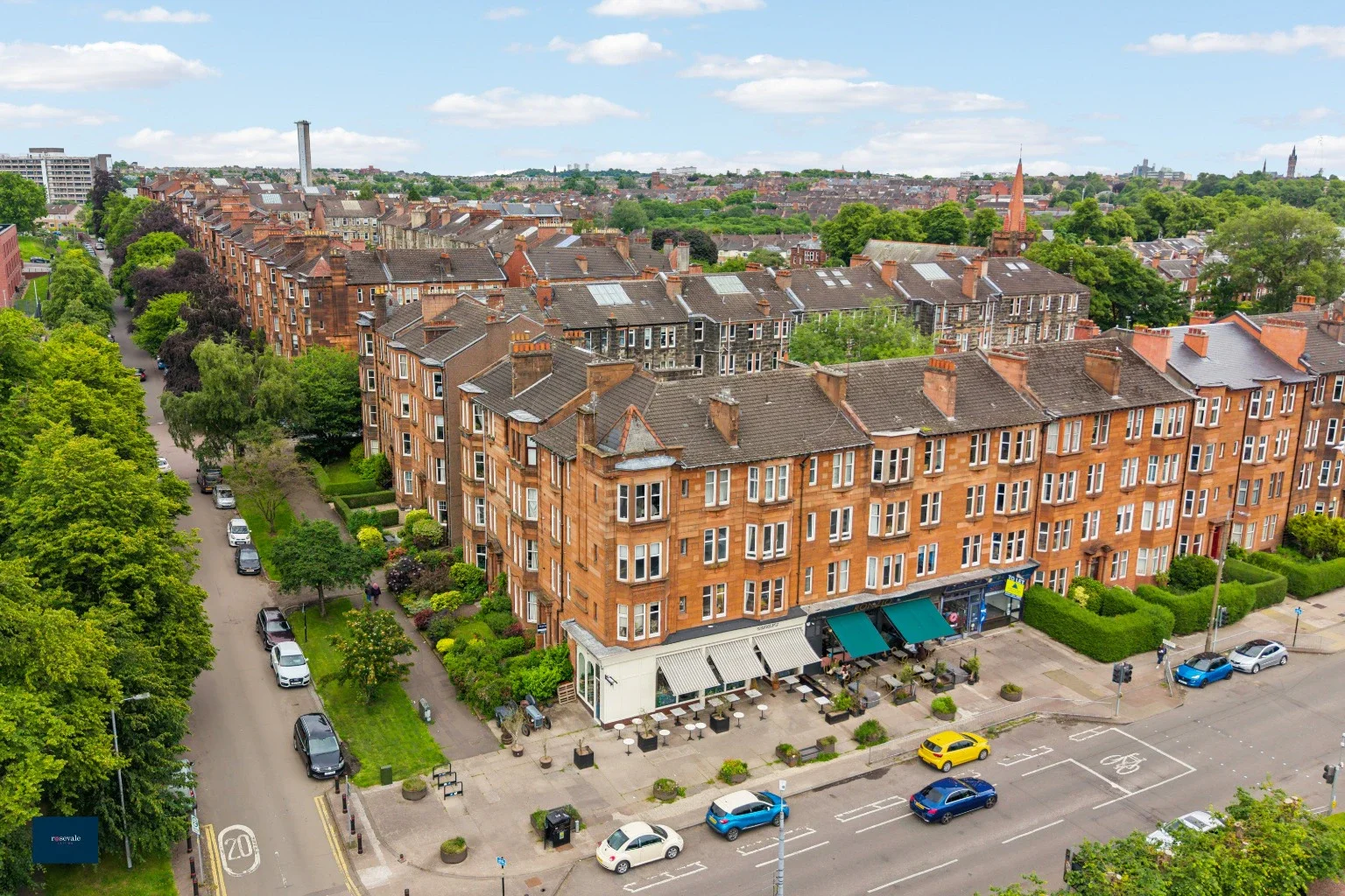 Flat Woodcroft Avenue in Glasgow