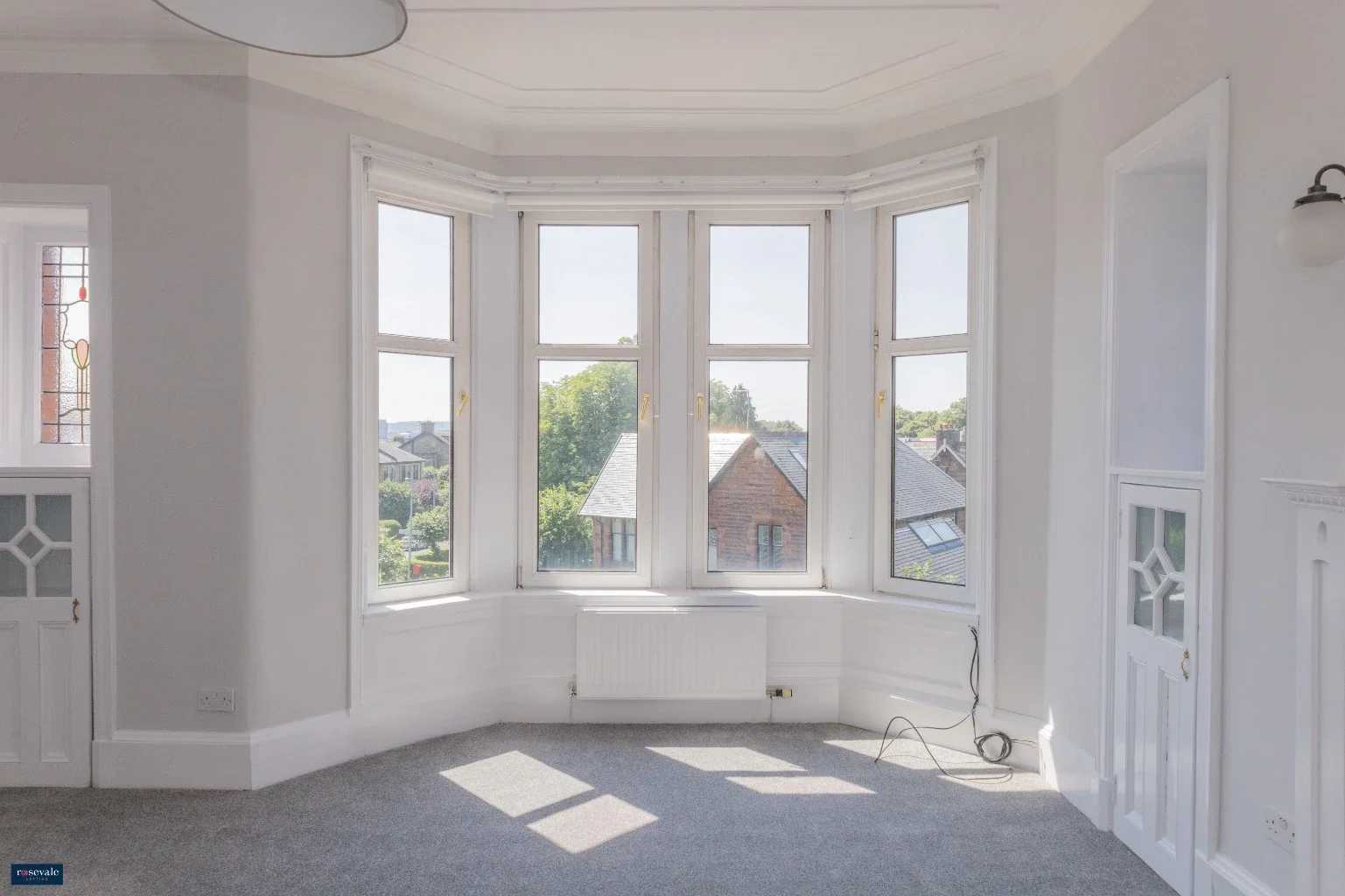 Flat Woodcroft Avenue in Glasgow