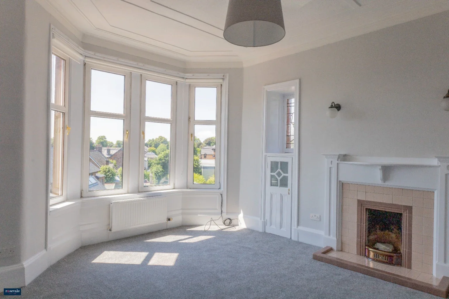 Flat Woodcroft Avenue in Glasgow
