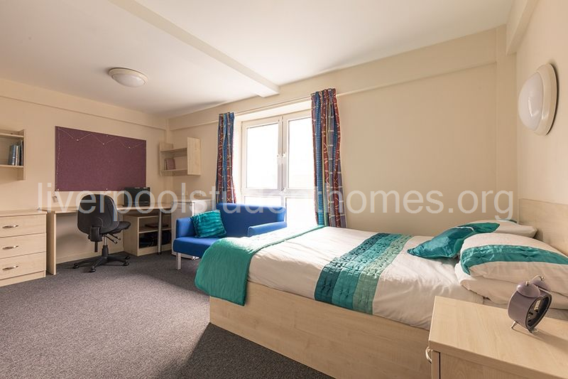 Room Shaw Street in Liverpool