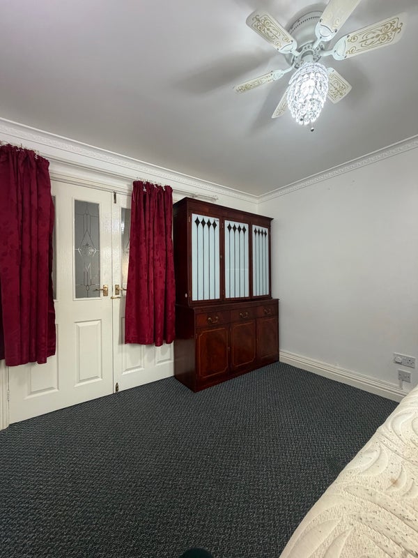 Room Spring Parklands in Brierley Hill