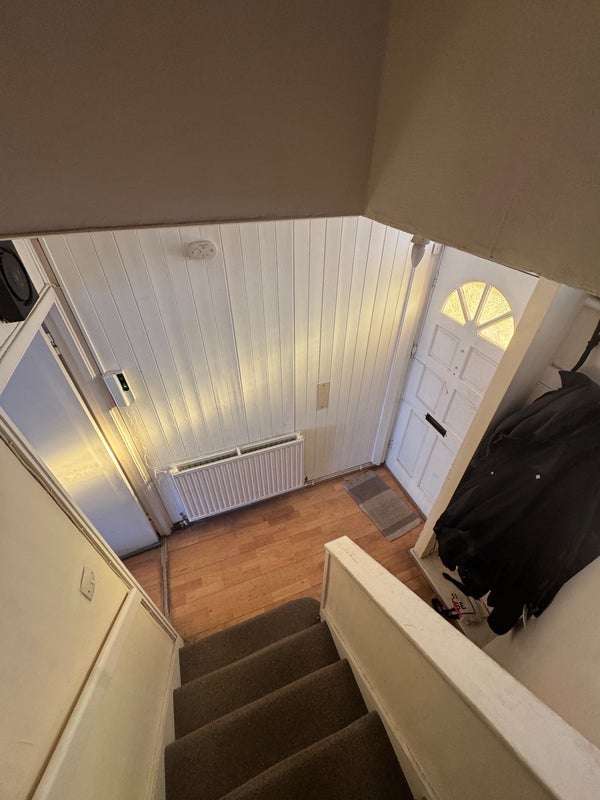 Room De Beauvoir Road in Greater London