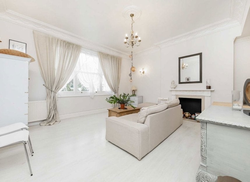Flat Belsize Park in Greater London