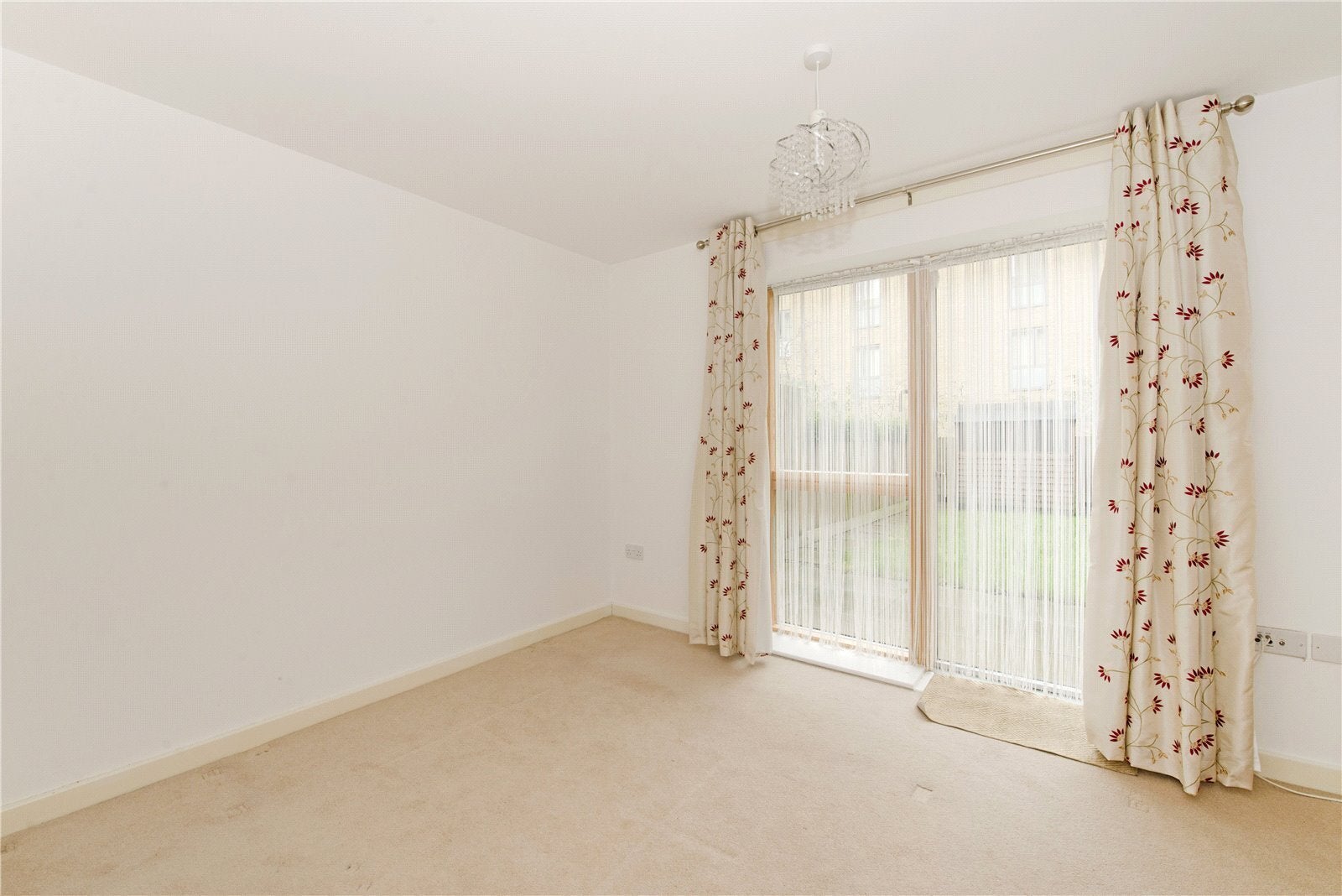 Flat Drovers Way in Greater London