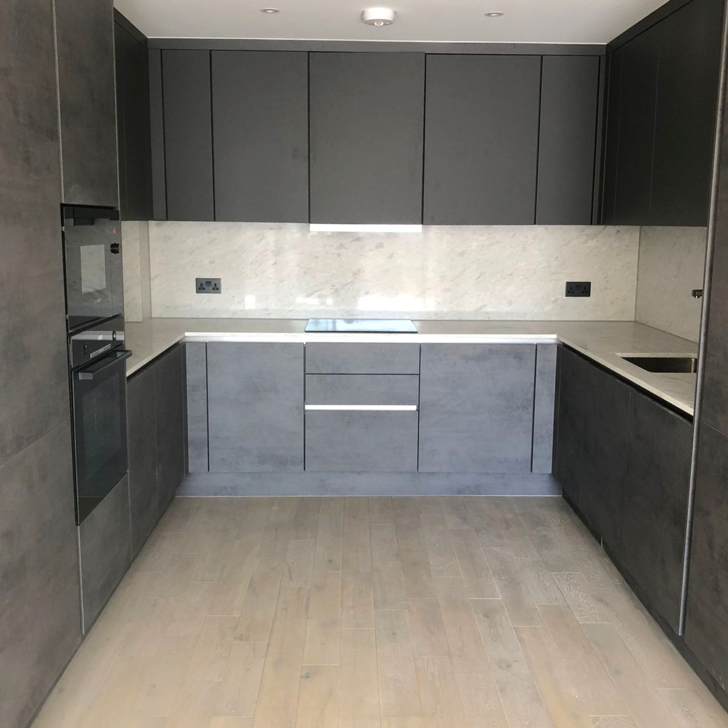 Flat Barking Road in Greater London