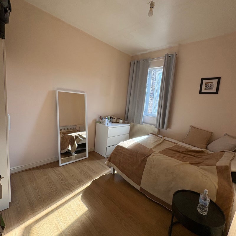 Room Pemberton Road in Greater London