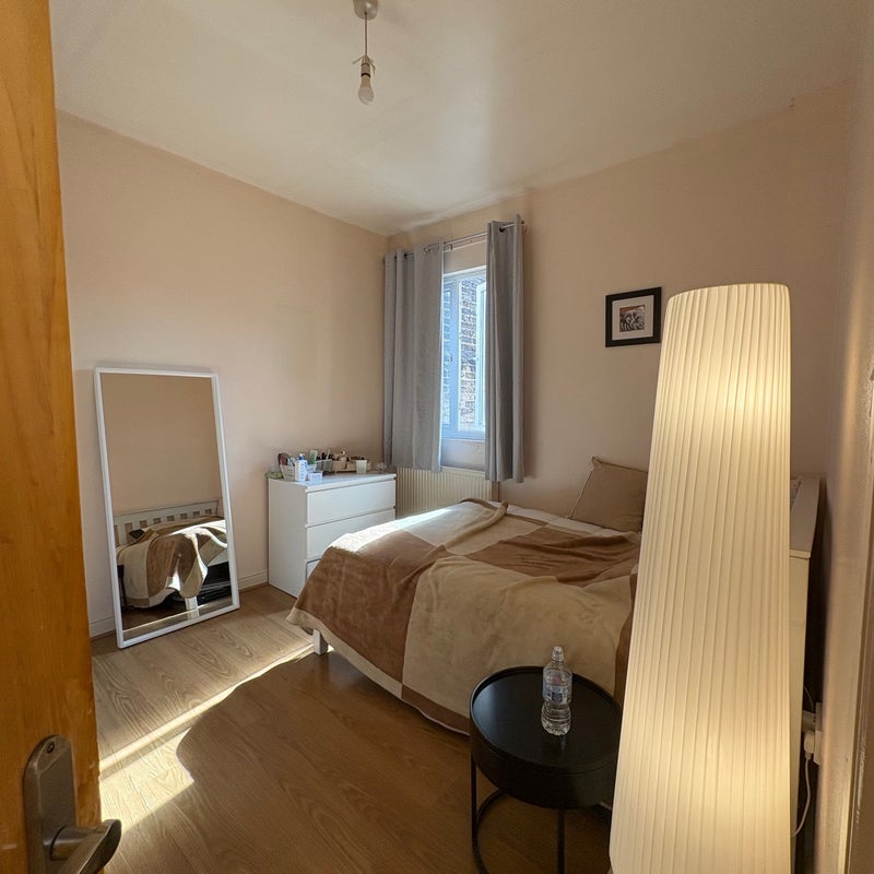 Room Pemberton Road in Greater London